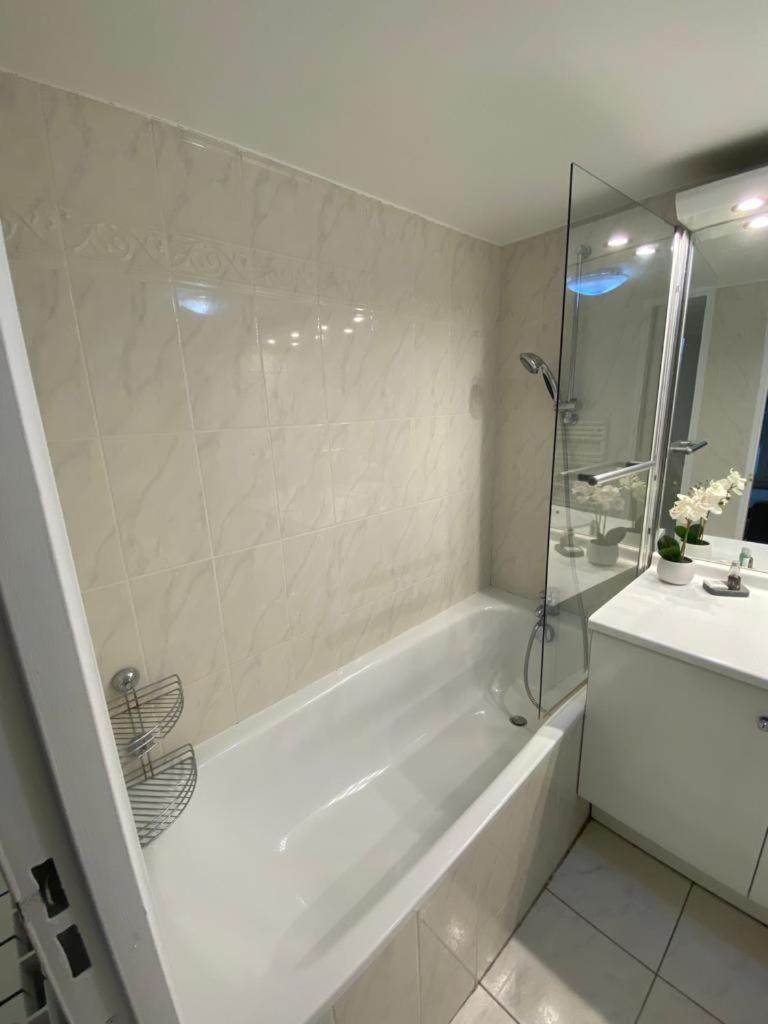 Magnifique Duplex 45 M2 Aux Portes De Paris Metro Barbara A 30Mn Expo Porte De Versailles Montrouge Exterior photo